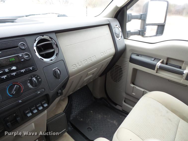 image for item DC6381 2008 Ford F450 Super Duty Crew Cab flatbed pickup truck