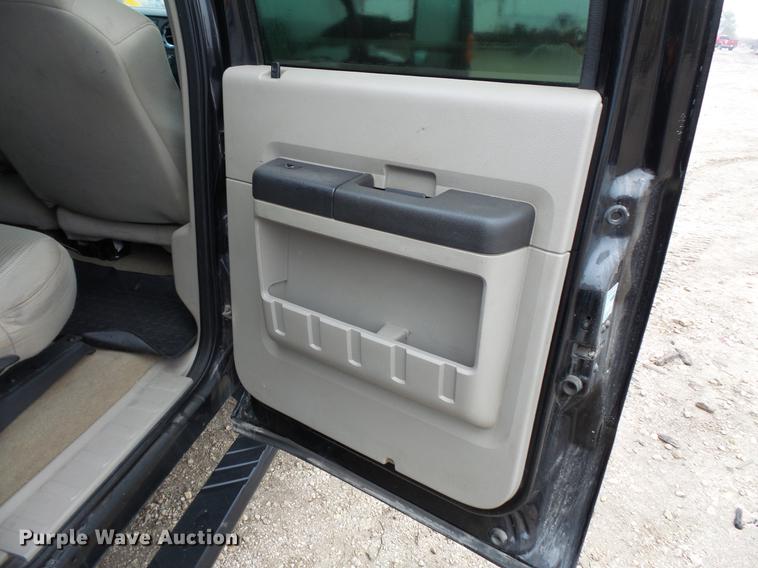 image for item DC6381 2008 Ford F450 Super Duty Crew Cab flatbed pickup truck