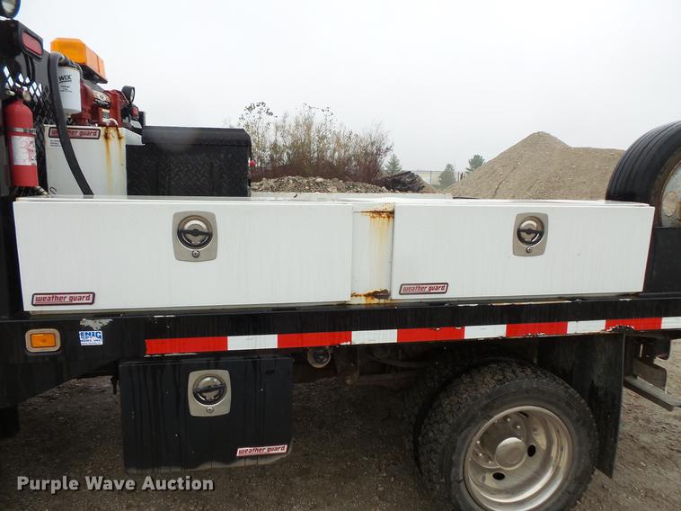 image for item DC6381 2008 Ford F450 Super Duty Crew Cab flatbed pickup truck