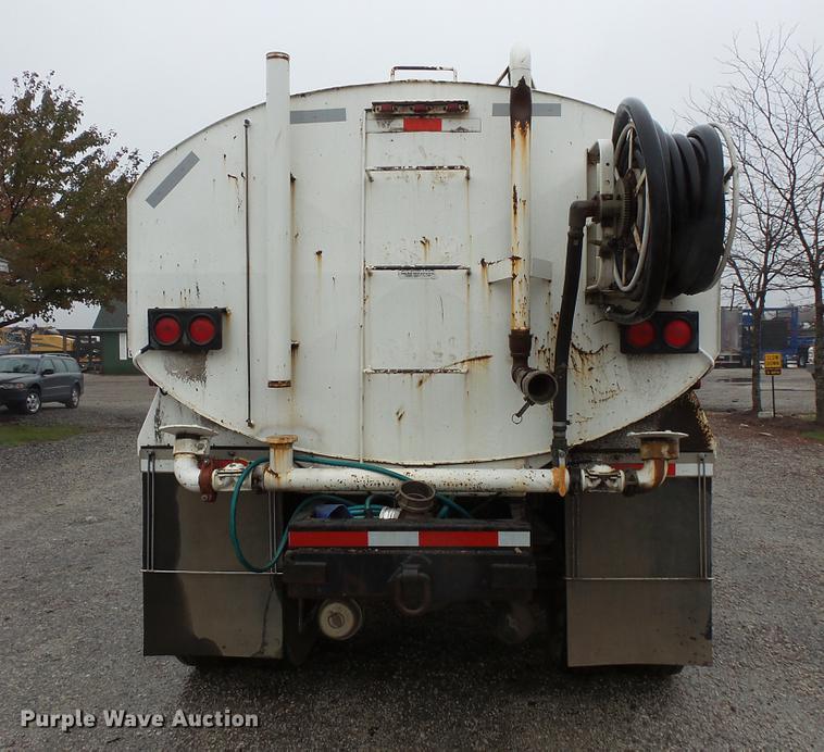 image for item DC6383 2000 Sterling A9500 tank truck