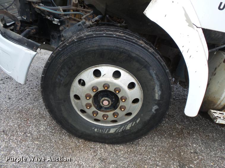 image for item DC6383 2000 Sterling A9500 tank truck