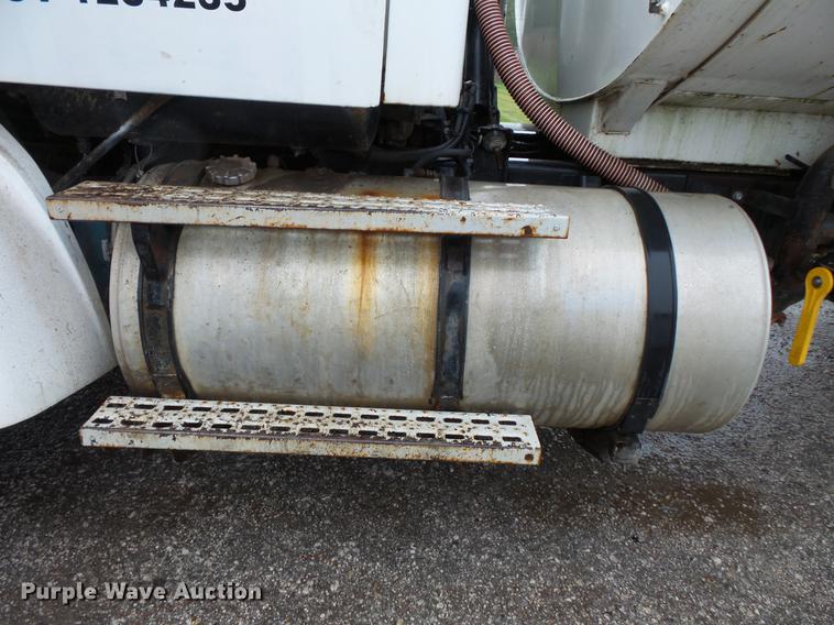 image for item DC6383 2000 Sterling A9500 tank truck