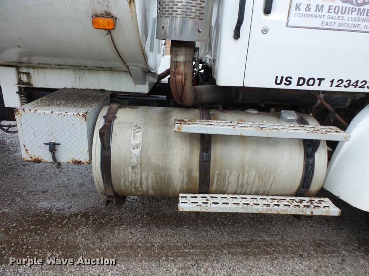 image for item DC6383 2000 Sterling A9500 tank truck