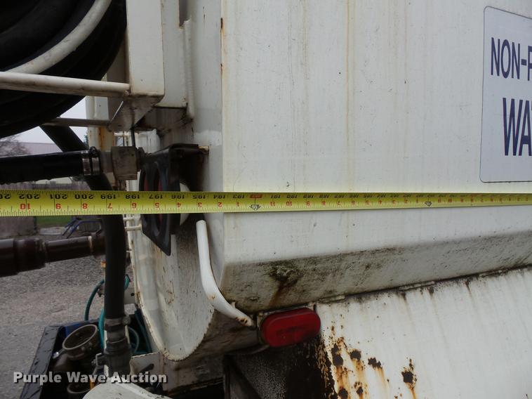 image for item DC6383 2000 Sterling A9500 tank truck