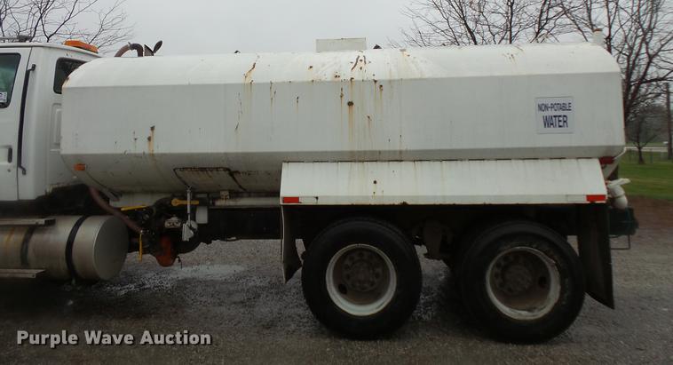 image for item DC6383 2000 Sterling A9500 tank truck