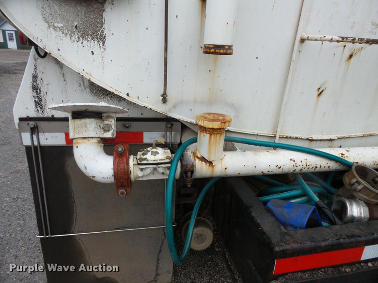 image for item DC6383 2000 Sterling A9500 tank truck