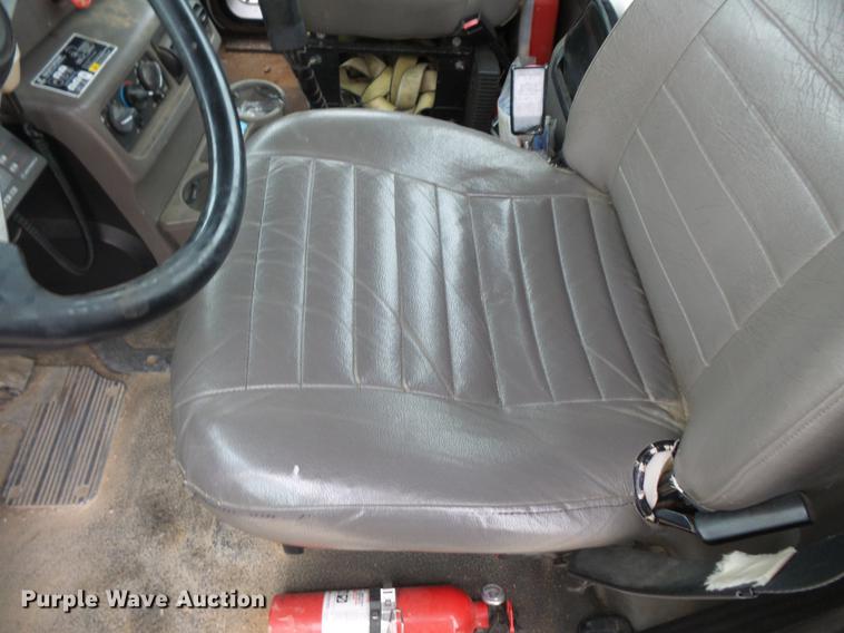 image for item DC6385 2002 Mack CH613 flatbed truck with mud mixer