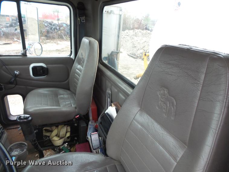 image for item DC6385 2002 Mack CH613 flatbed truck with mud mixer