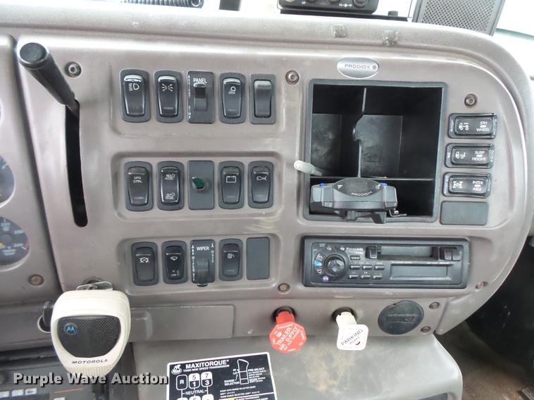 image for item DC6385 2002 Mack CH613 flatbed truck with mud mixer