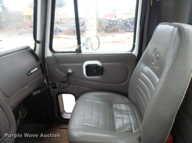 image for item DC6385 2002 Mack CH613 flatbed truck with mud mixer