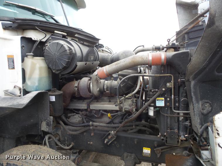 image for item DC6385 2002 Mack CH613 flatbed truck with mud mixer