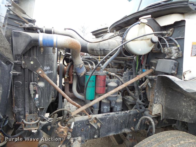 image for item DC6385 2002 Mack CH613 flatbed truck with mud mixer