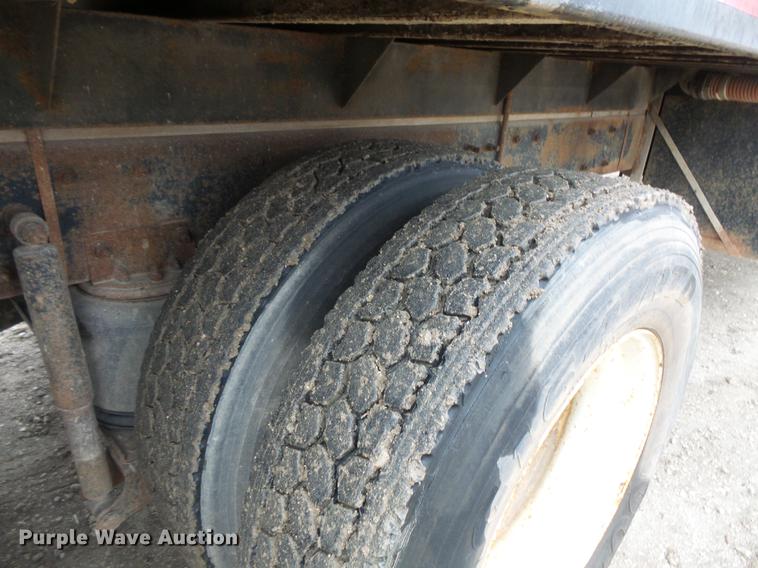 image for item DC6385 2002 Mack CH613 flatbed truck with mud mixer