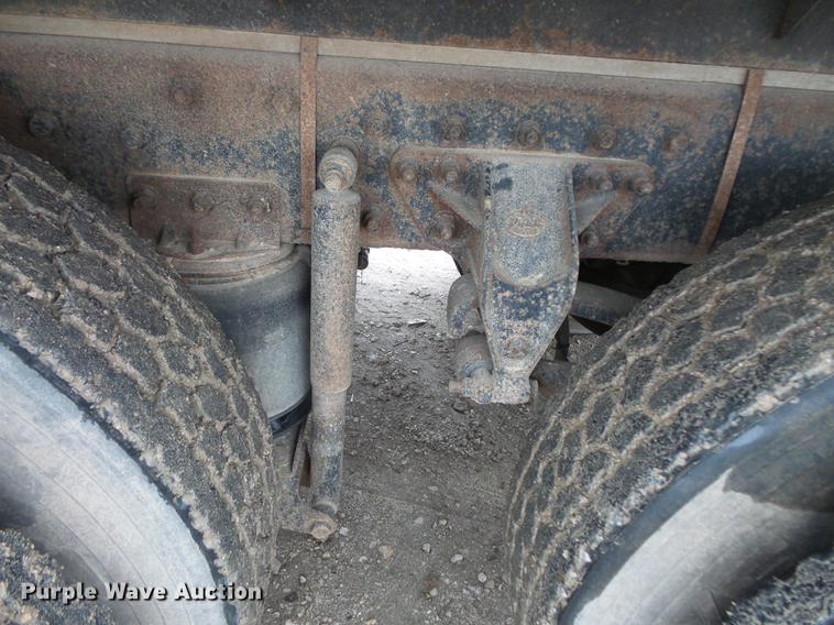 image for item DC6385 2002 Mack CH613 flatbed truck with mud mixer