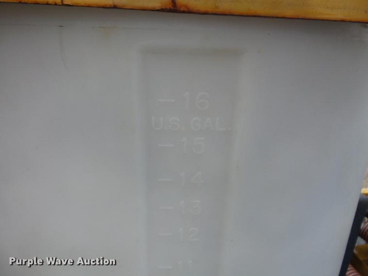 image for item DC6385 2002 Mack CH613 flatbed truck with mud mixer