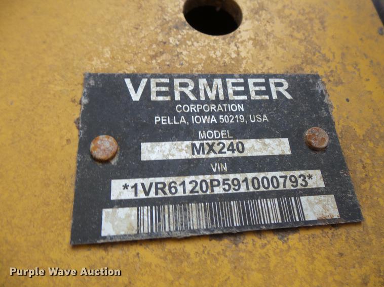 image for item DC6385 2002 Mack CH613 flatbed truck with mud mixer