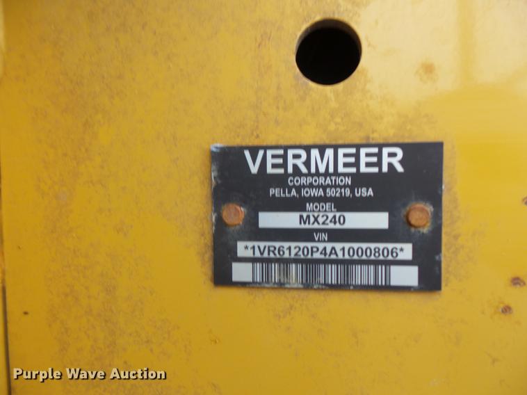 image for item DC6385 2002 Mack CH613 flatbed truck with mud mixer