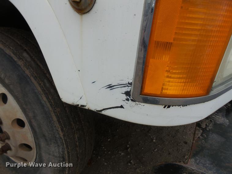 image for item DC6385 2002 Mack CH613 flatbed truck with mud mixer