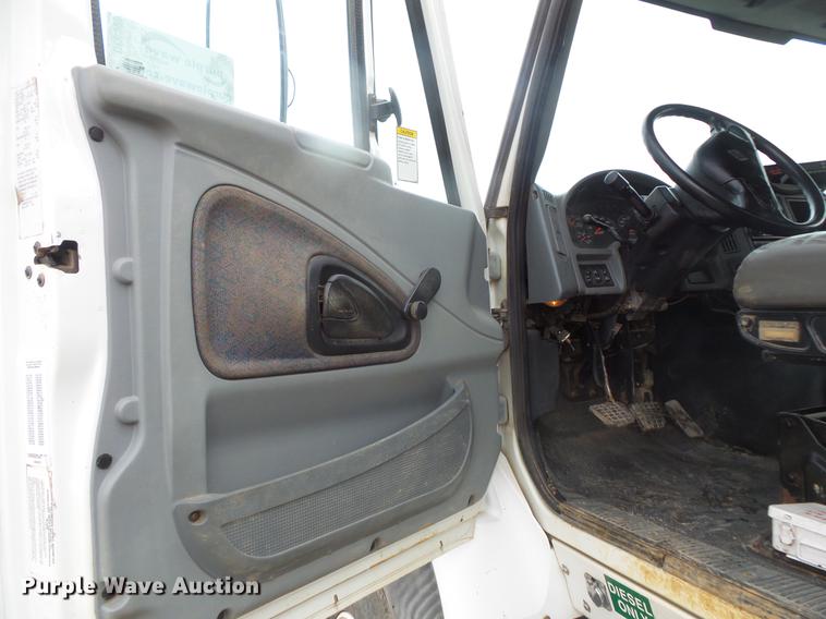 image for item DC6399 2007 International 7600 hydrovac truck