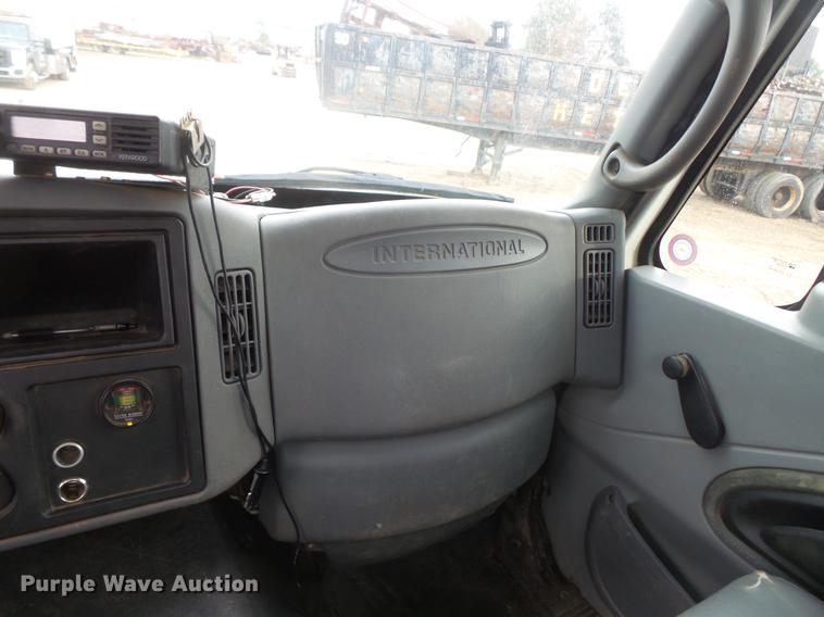 image for item DC6399 2007 International 7600 hydrovac truck