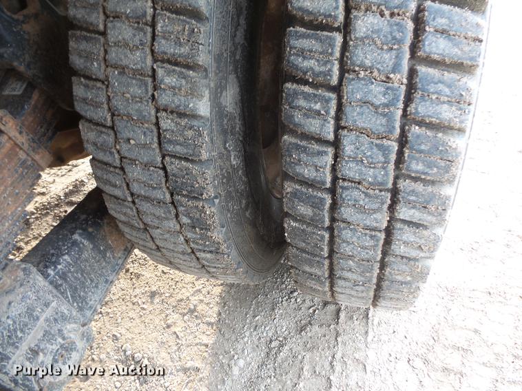 image for item DC6399 2007 International 7600 hydrovac truck