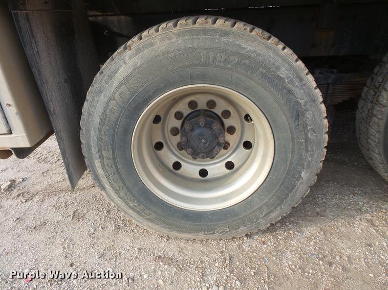 image for item DC6399 2007 International 7600 hydrovac truck