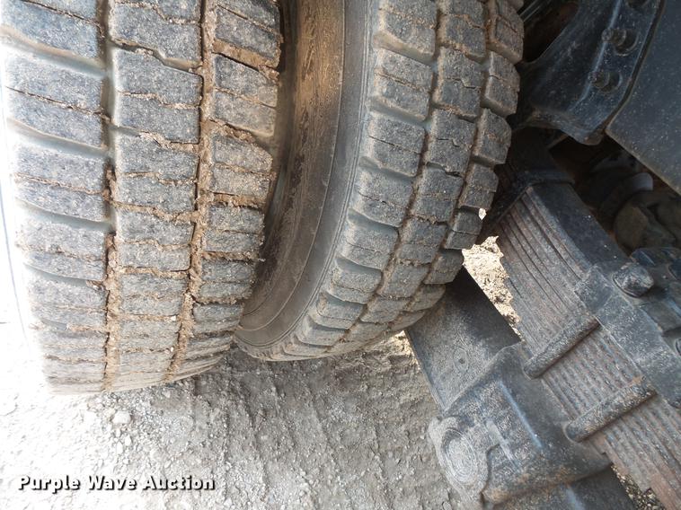 image for item DC6399 2007 International 7600 hydrovac truck