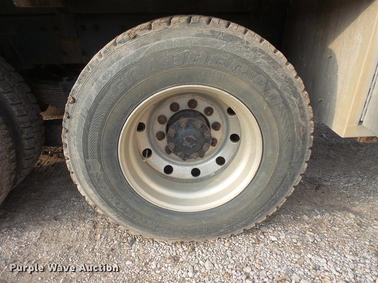 image for item DC6399 2007 International 7600 hydrovac truck