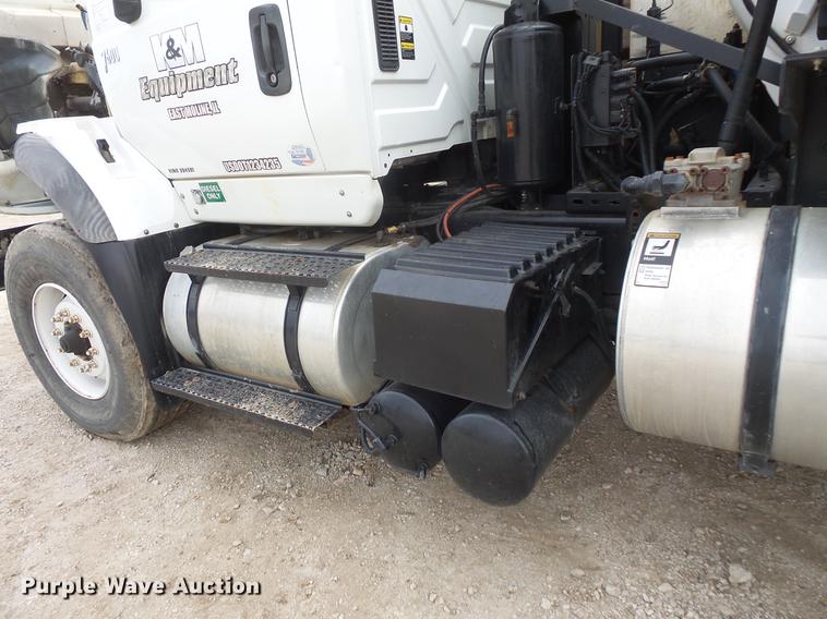image for item DC6399 2007 International 7600 hydrovac truck