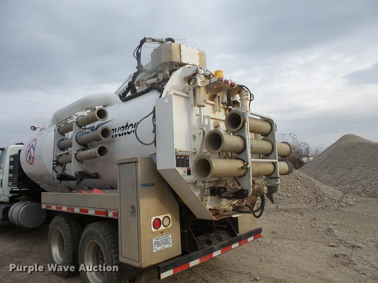 image for item DC6399 2007 International 7600 hydrovac truck