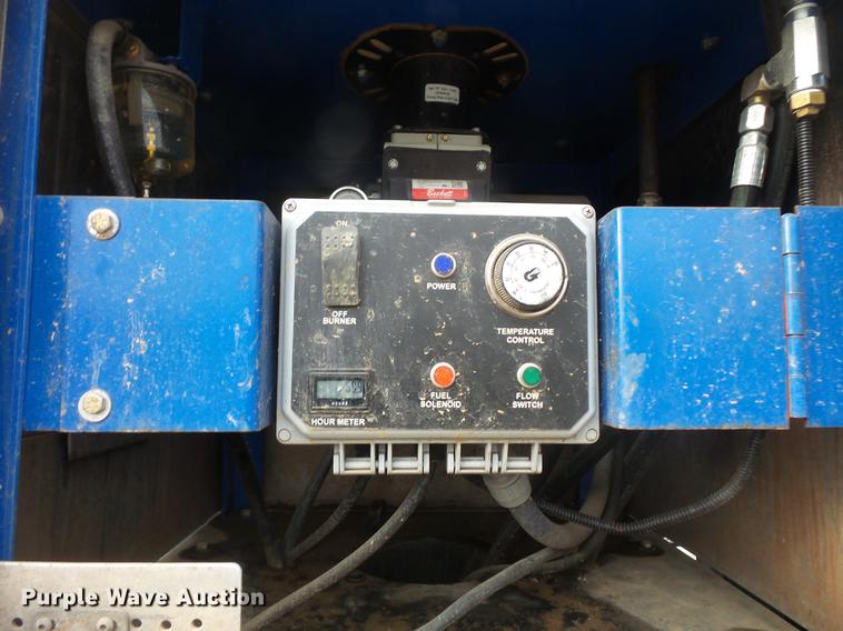 image for item DC6399 2007 International 7600 hydrovac truck