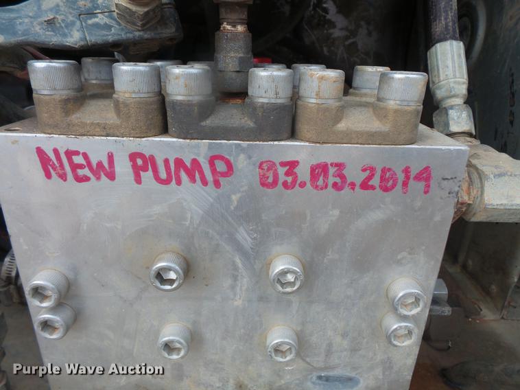 image for item DC6399 2007 International 7600 hydrovac truck