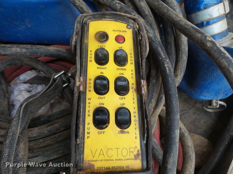 image for item DC6399 2007 International 7600 hydrovac truck