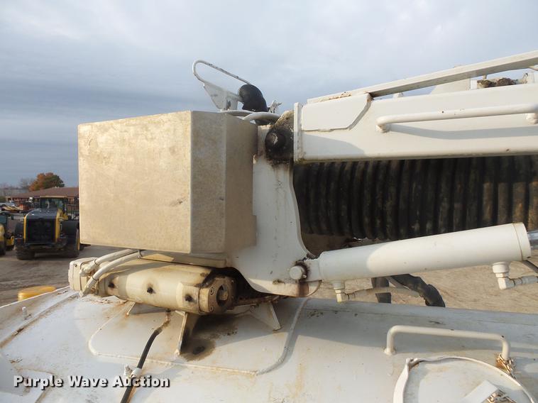 image for item DC6399 2007 International 7600 hydrovac truck