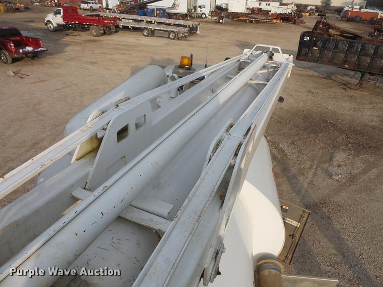 image for item DC6399 2007 International 7600 hydrovac truck