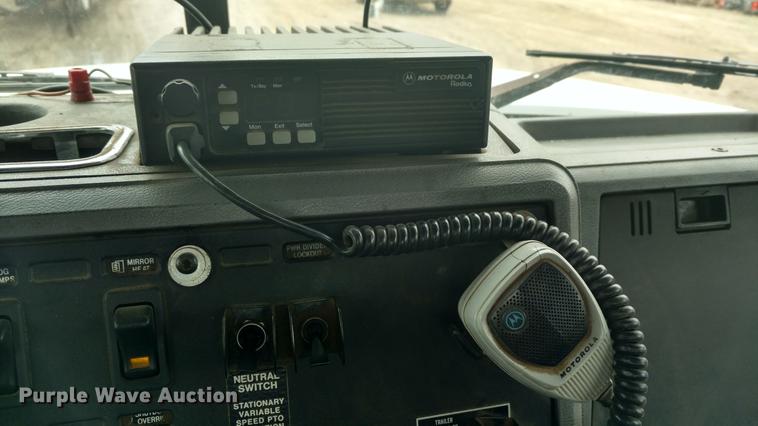 image for item L5650 1997 Mack CH613 semi truck