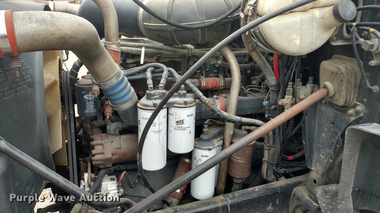 image for item L5650 1997 Mack CH613 semi truck