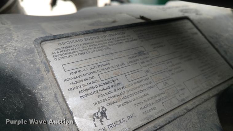 image for item L5650 1997 Mack CH613 semi truck