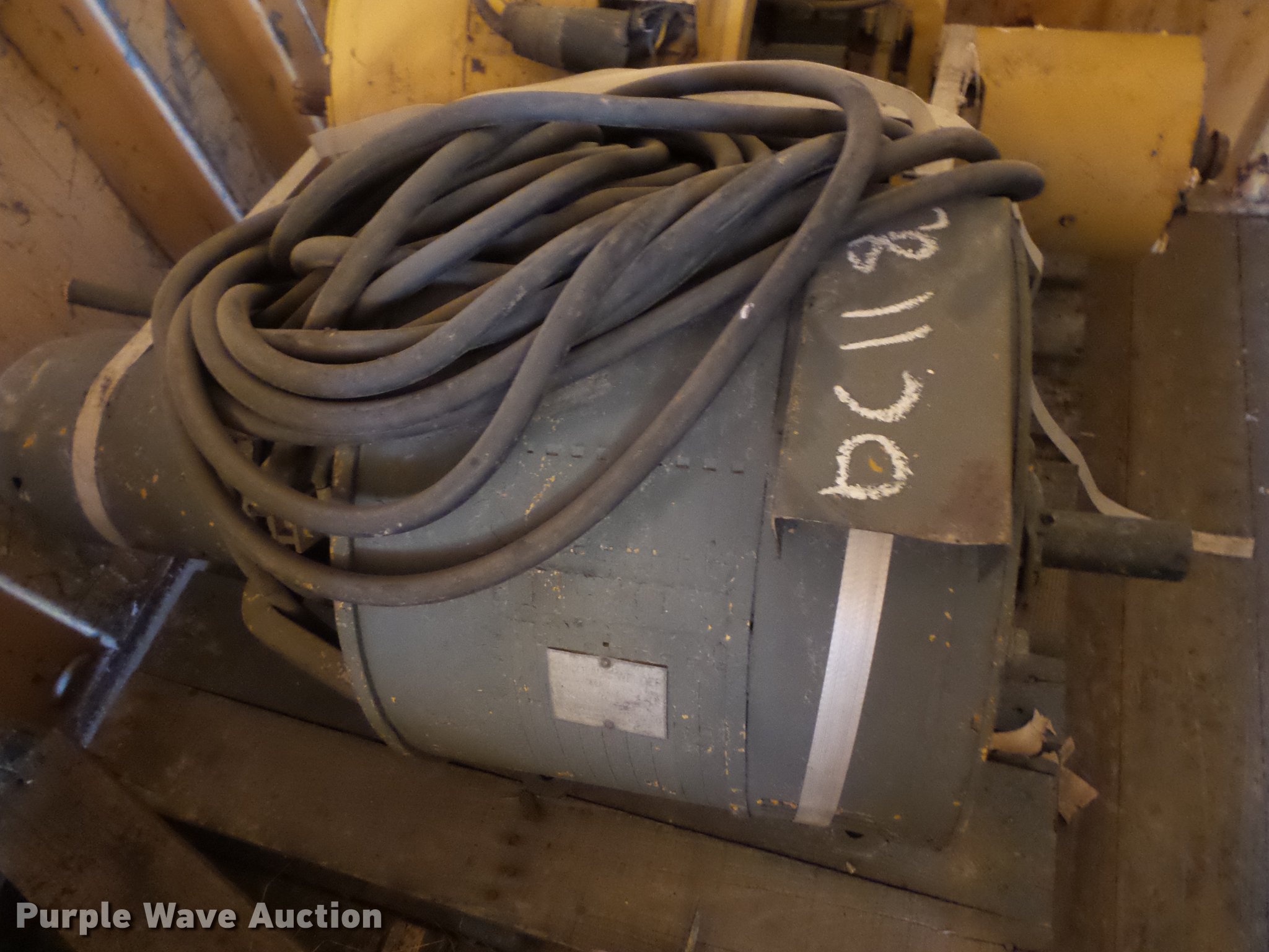 (3) electric motors in East Moline, IL Item DC1185 sold Purple Wave