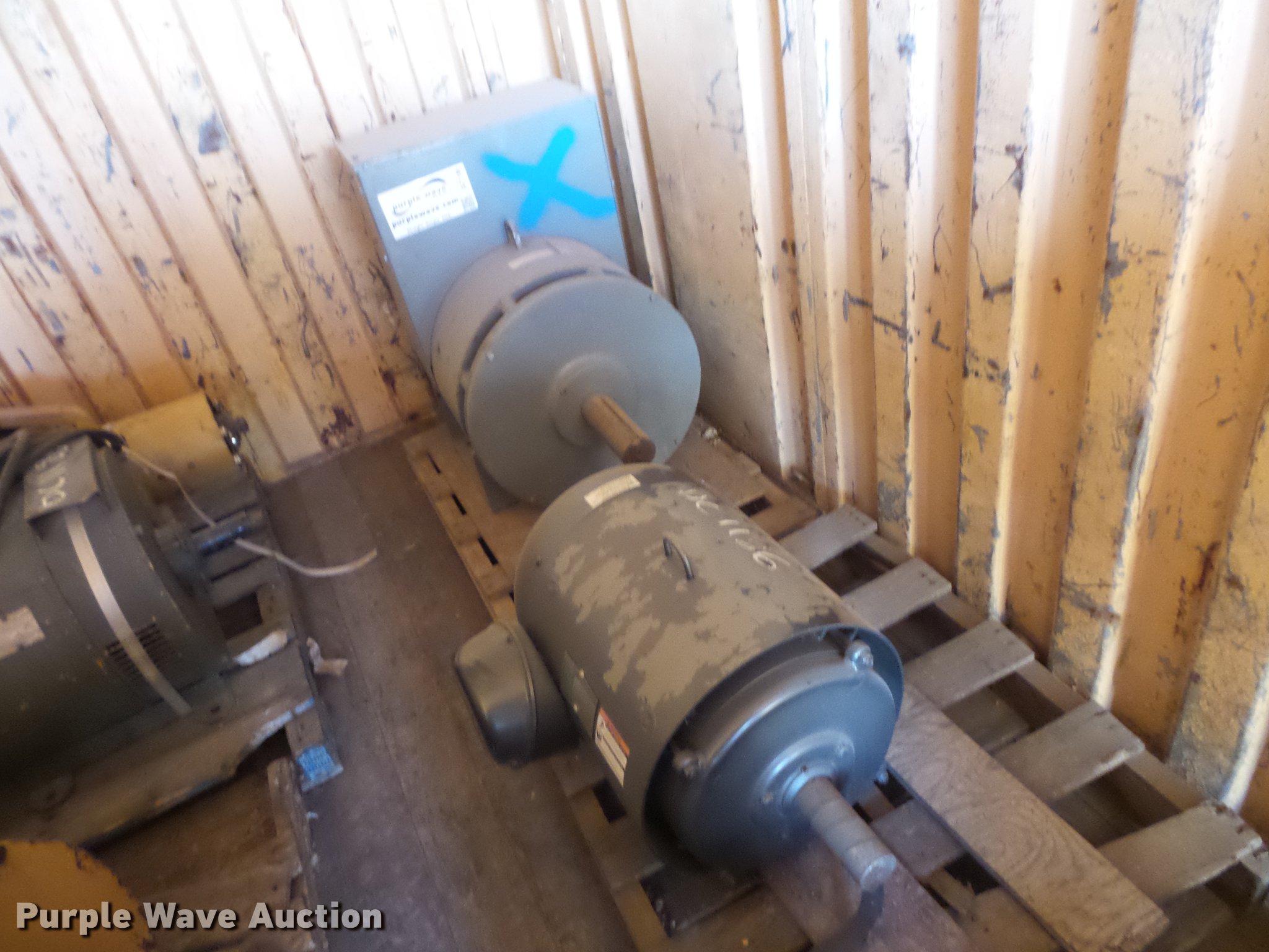 (2) electric motors in East Moline, IL Item DC1186 sold Purple Wave