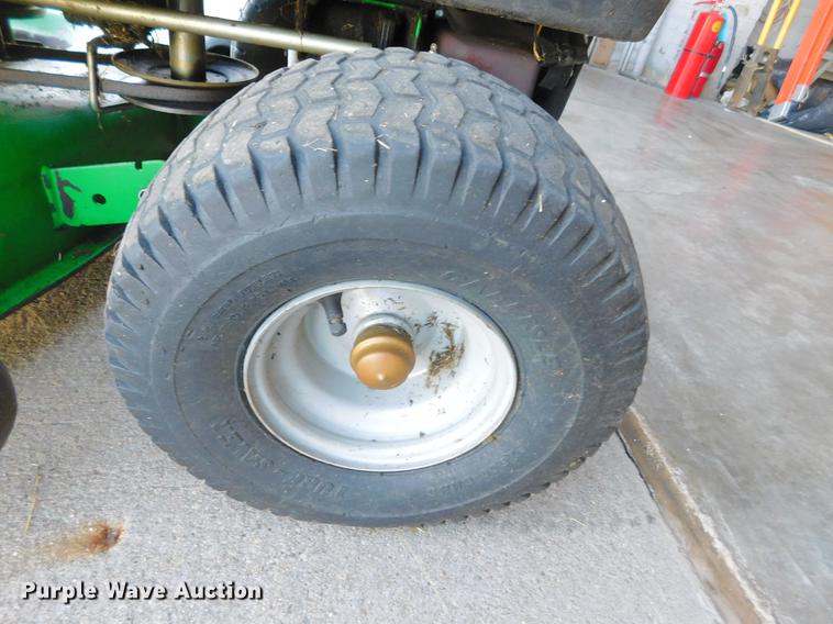 image for item BU9606 John Deere Sabre 1742 lawn mower