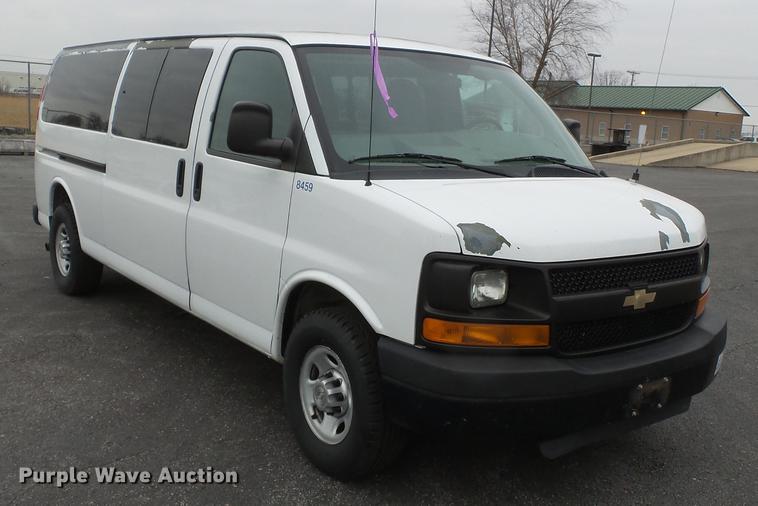 image for item DA2498 2010 Chevrolet Express 3500 van