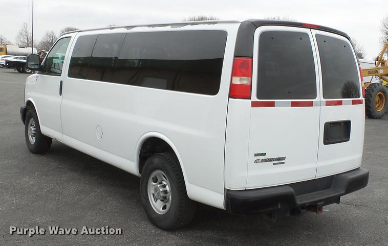 image for item DA2498 2010 Chevrolet Express 3500 van