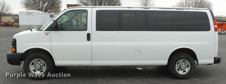 image for item DA2498 2010 Chevrolet Express 3500 van