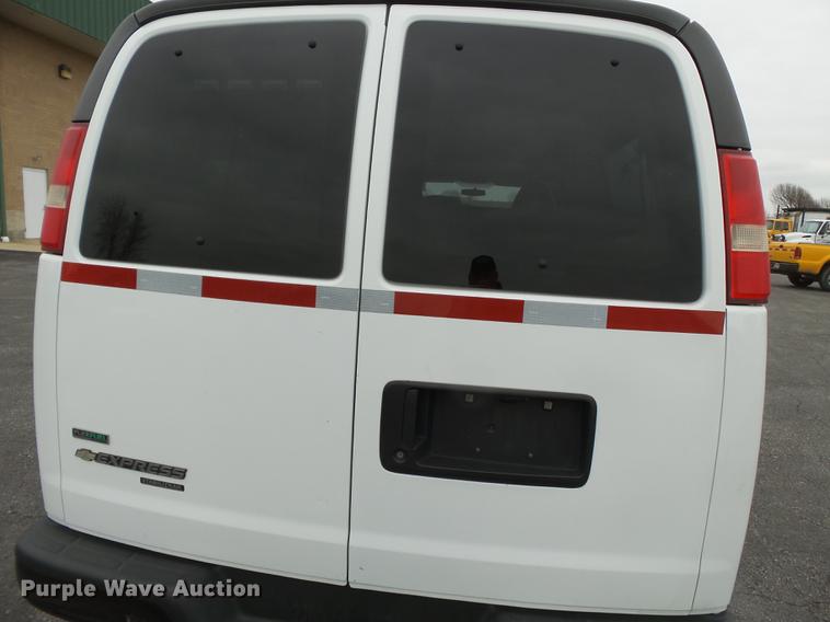 image for item DA2498 2010 Chevrolet Express 3500 van
