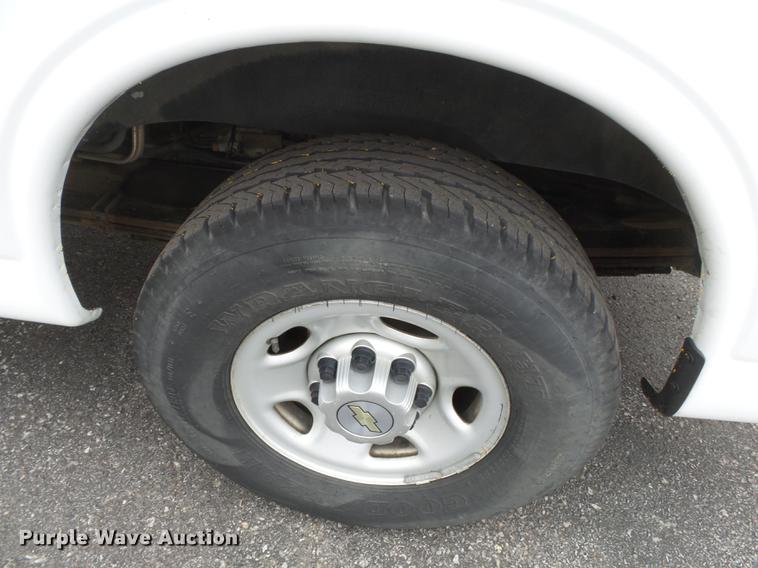 image for item DA2498 2010 Chevrolet Express 3500 van