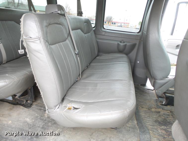 image for item DA2498 2010 Chevrolet Express 3500 van
