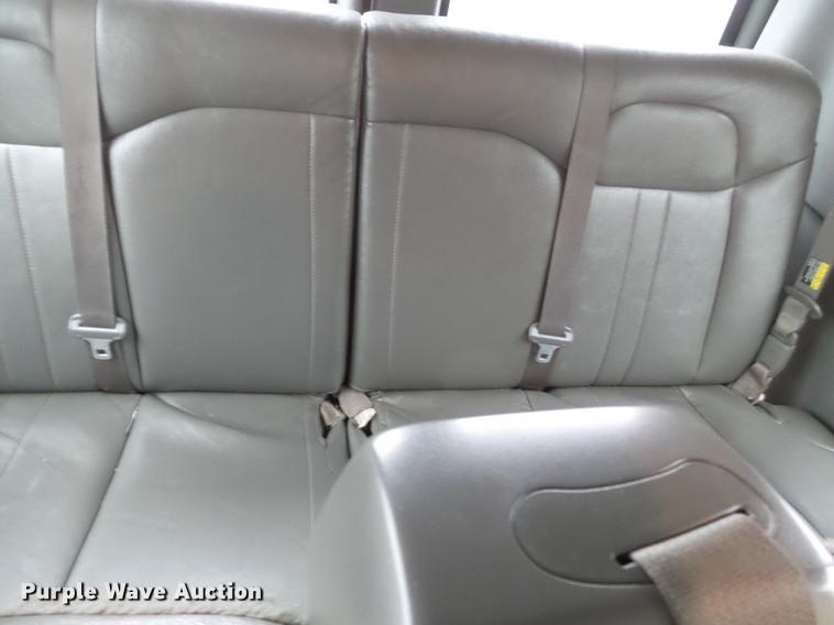 image for item DA2498 2010 Chevrolet Express 3500 van