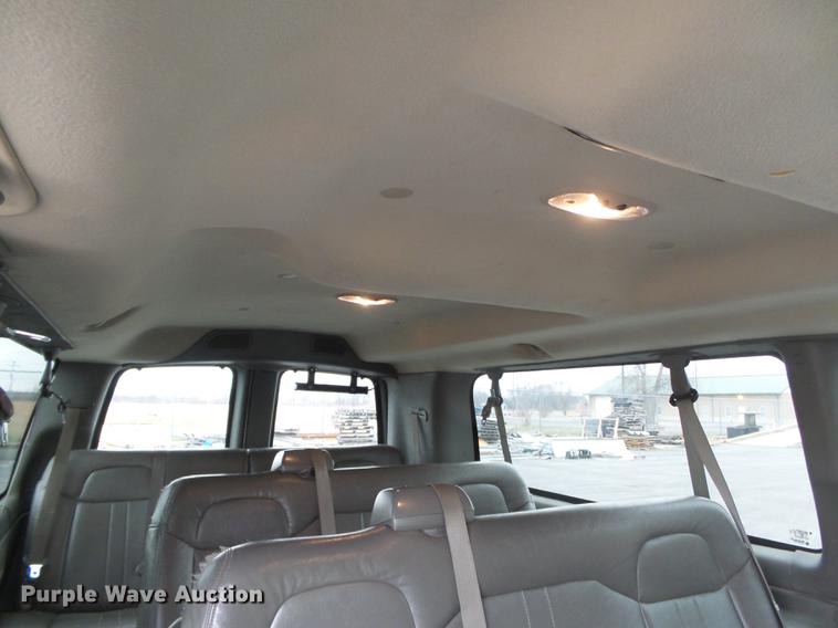 image for item DA2498 2010 Chevrolet Express 3500 van