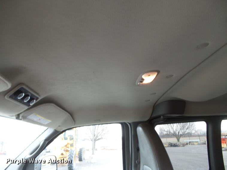 image for item DA2498 2010 Chevrolet Express 3500 van